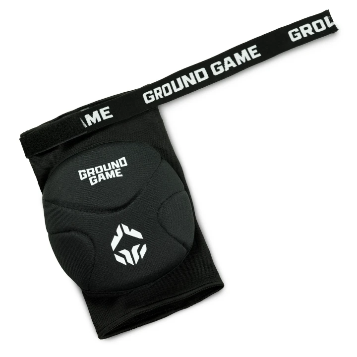 Wewnętrzny silikonowy pasek antypoślizgowy w ochraniaczu kolana Ground Game Logo