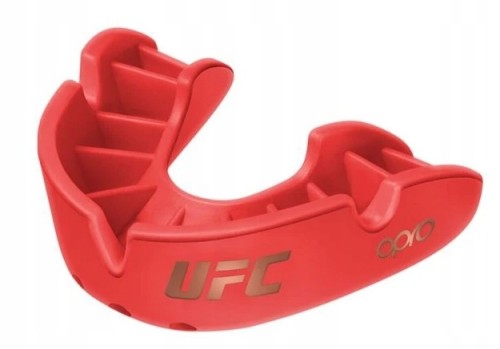Czerwona szczęka bokserska OPRO UFC Bronze Gen2 z widocznymi żebrami formującymi