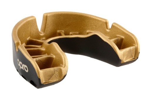 OPRO UFC Gold Gen2 wnętrze ochraniacza z anatomicznymi żebrami dopasowującymi
